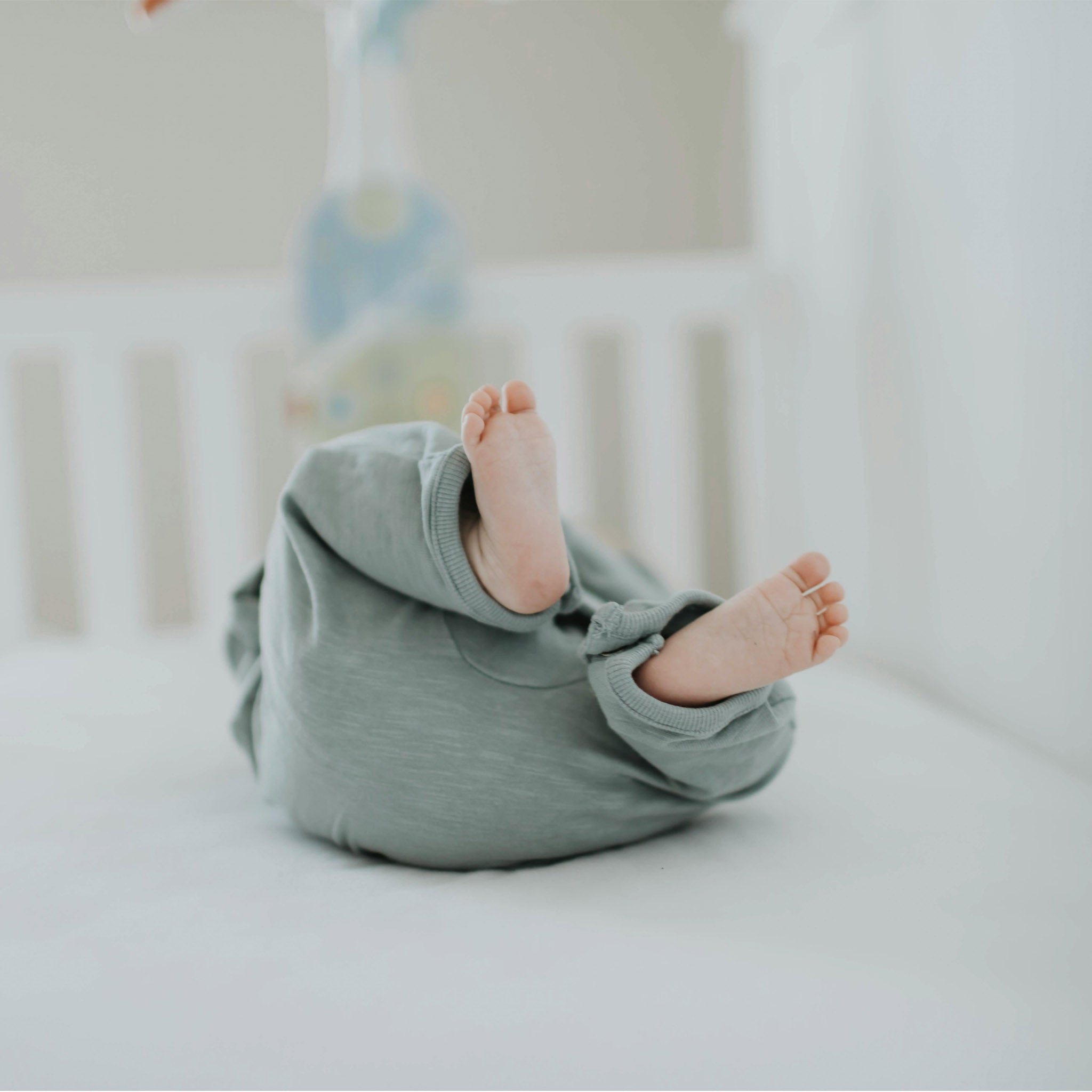 Sicher schlafen: So sorgst Du für Sicherheit im Babybett
